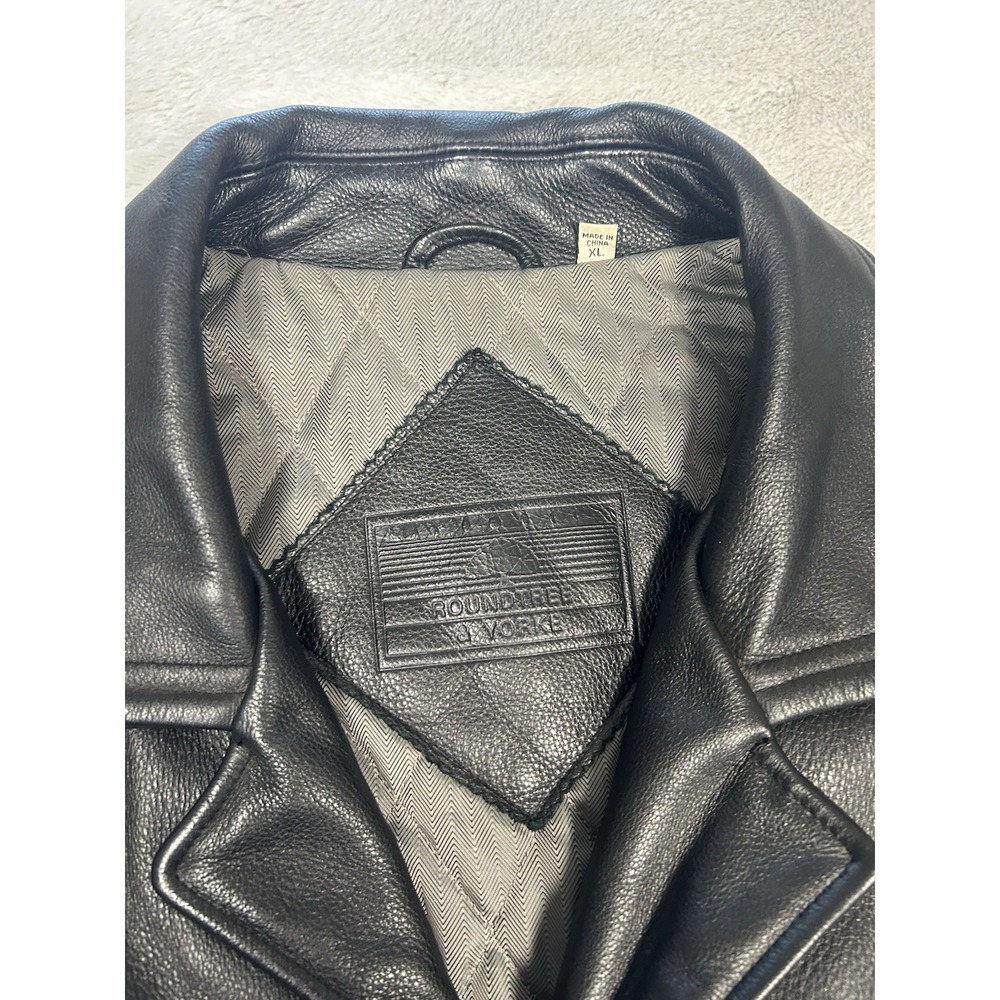 Roundtree And Yorke Black Leather Jacket Men's XL Quilted Inside Moto Buttons - Picture 3 of 4